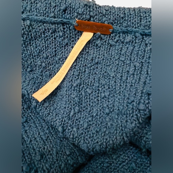 NWOT Free People Found My Friend Cropped Cardigan- Oversized Size Small - Picture 2 of 5